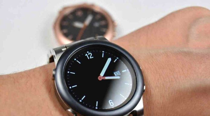 Pebble Round 2 Smartwatch Returns with Bezel-Free Color E-Paper Display and Two-Week Battery Life